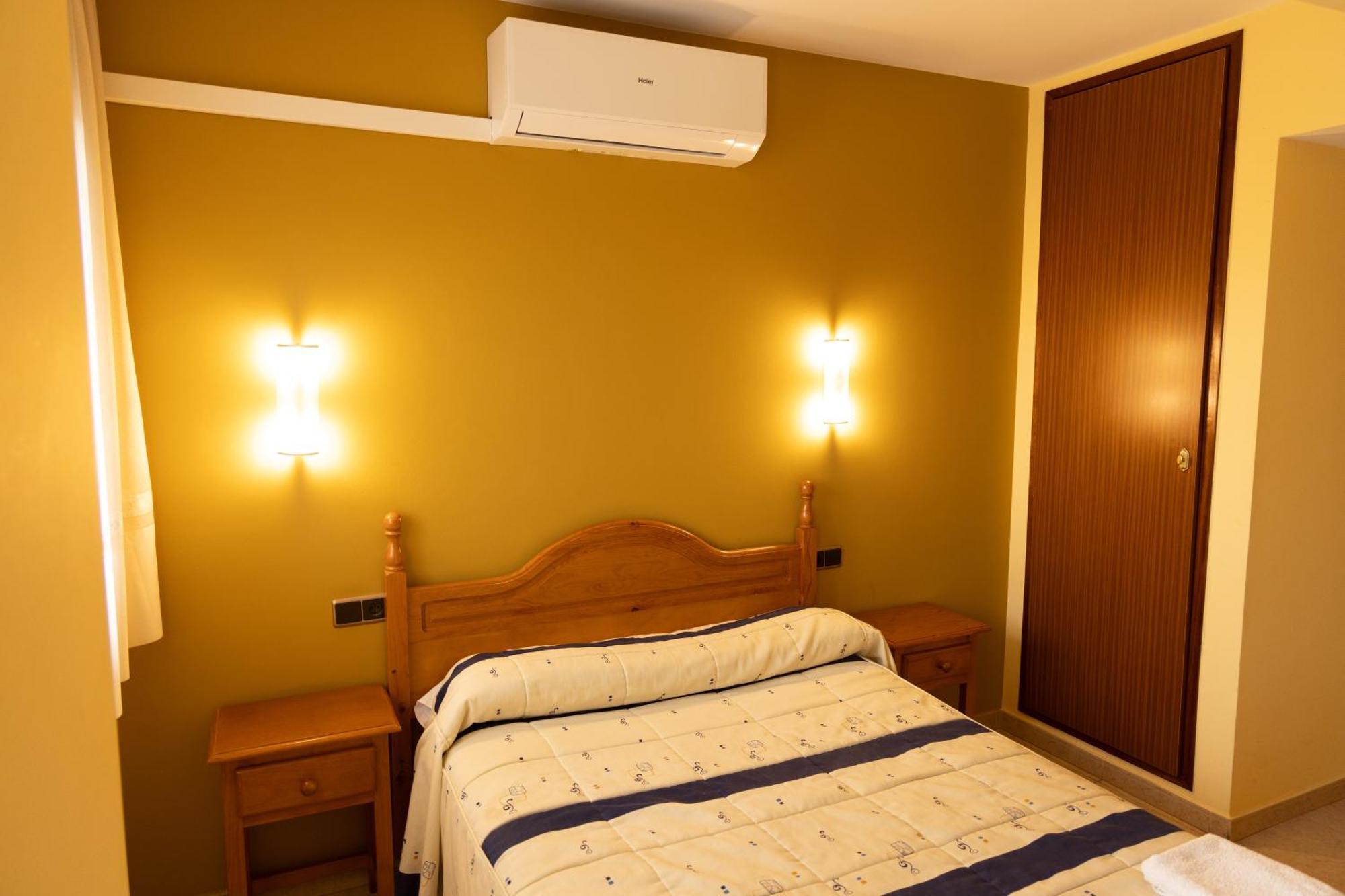 Hostal La Maravillosa Valderas  Esterno foto